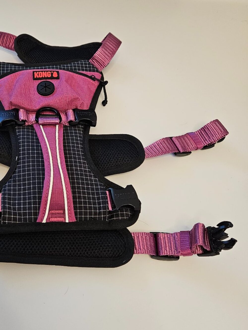 Kong Waste Bag Harness Nylon Pink & black w/ reflective trim, size L - Picture 3 of 10
